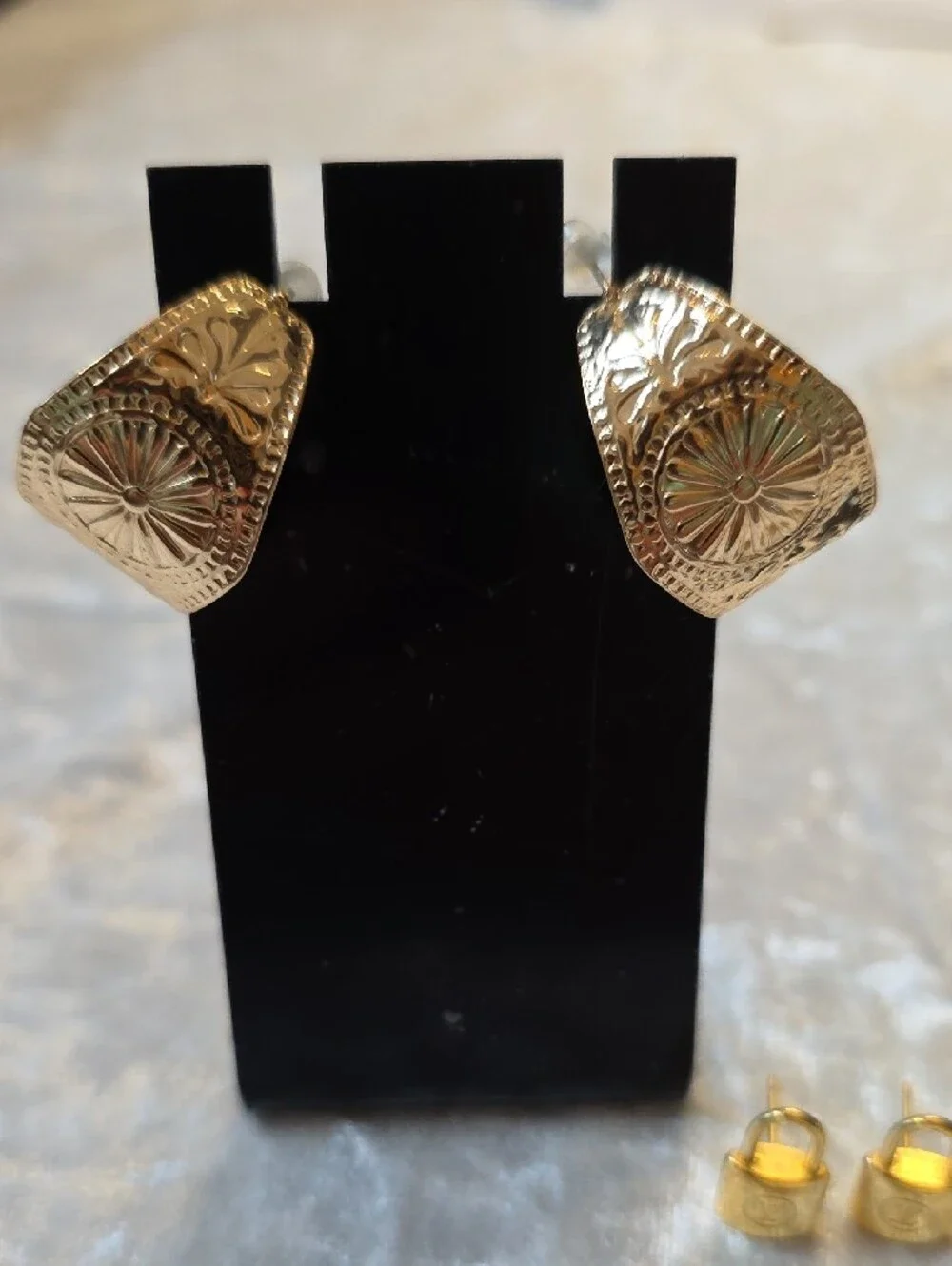 Lot Of Gold-Tone Earrings*